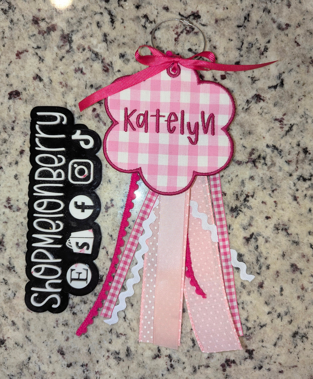 Pretty in Pink Scalloped Bag Tag